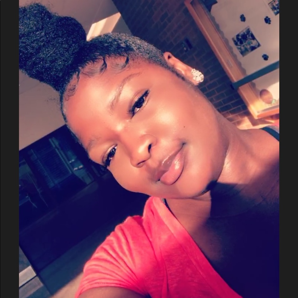 Meet your Posher, Zainab